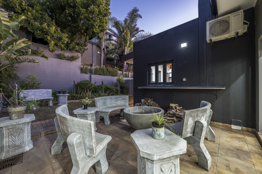 6 Bedroom Property for Sale in Mossel Bay Central Western Cape